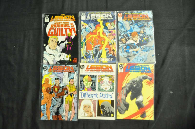 LEGIONS OF SUPER HEROES /LEGIONNAIRES1985-94 MIXED LOT OVER 250 COMICS.. VF - NM