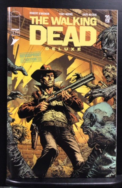 The Walking Dead Deluxe #1 (2020) newsprint edition