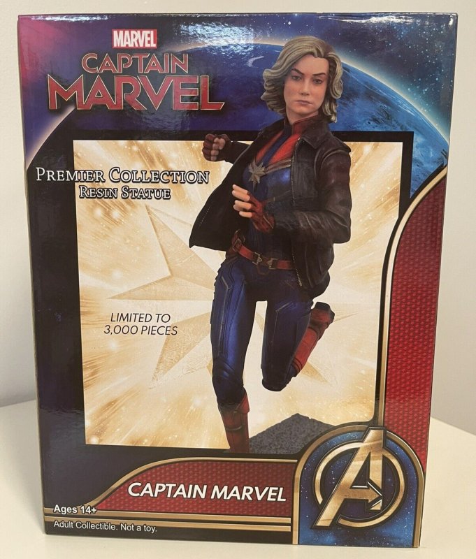 Diamond Select Premier Collection Captain Marvel Resin Statue NIB