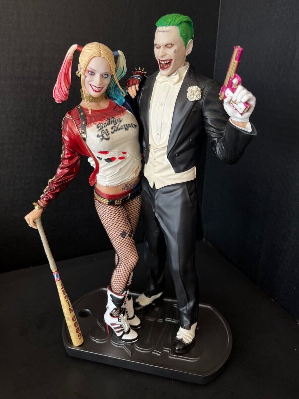 DC Collectibles Suicide Squad The Joker & Harley Quinn Statue w/ Original Box 