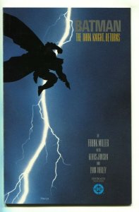 BATMAN THE DARK KNIGHT RETURNS #1-1986-first print vf-