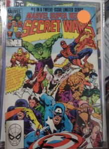 MARVEL SUPER HEOES SECRET WARS # 1 1984 Marvel  disney  key 1st beyonder cameo 