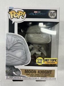 Funko Pop! Moon Knight Hot Topic Glows in the Dark #1047