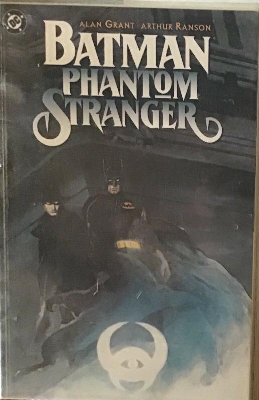 BATMAN DC VS PREDATOR 3,ALIENS,PHANTOM STRANGER,JUDGE DREDD TRADE PAPERBACK NM