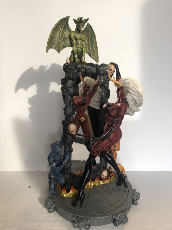 Lady Demon(2000) In Her Mirror Resin Statue| Eternal Toys|Chaos Comics| Not Used 699788201053