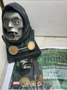 DR DOOM HEAD Mini BUST DYNAMIC FORCES MARVEL BY ALEX ROSS 890/5000