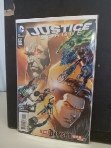 Justice League #49 (DC Comics June 2016). Nm.   P11