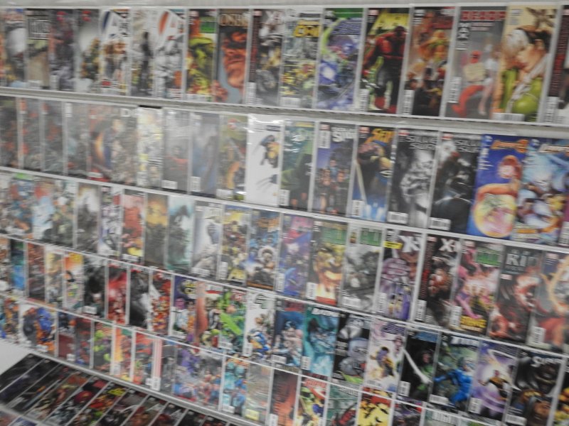 Huge Lot 170+ Comics W/ Thunderbolts, Deadpool, Wolverine+ Avg VF Condition!