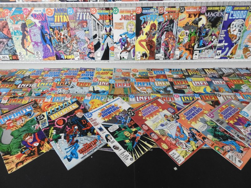 Huge Lot of 190+ Comics W/ Wonder Woman, Batman, Infinity Avg. VF- Condition!