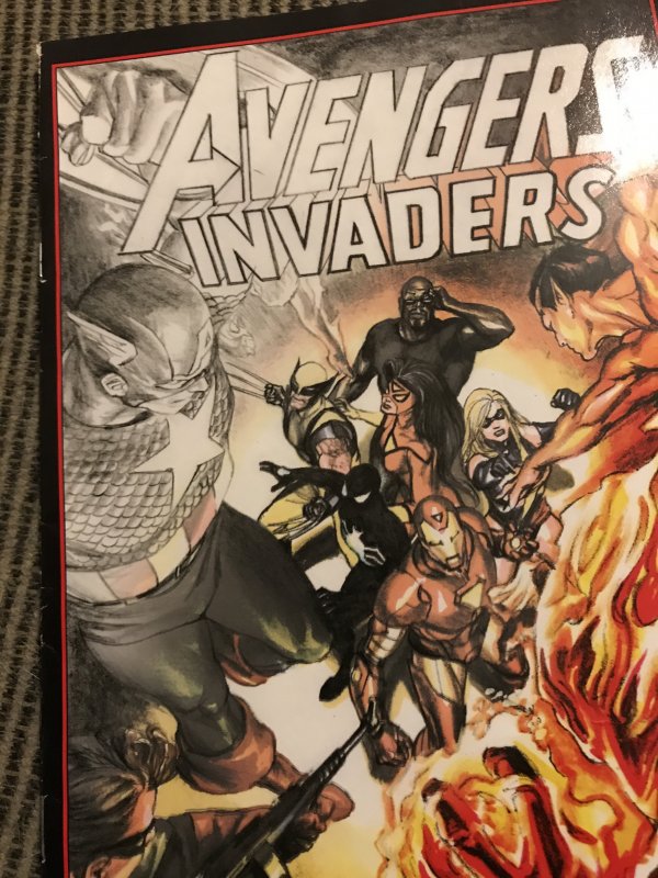 Avengers/Invaders Sketchbook #1 : Dynamite & Marvel 2008 Fn; WW2 art