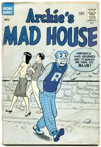 Archie's Madhouse #9 1960--BLUE COVER-BETTY-VERONICA-UNIQUE-reading copy