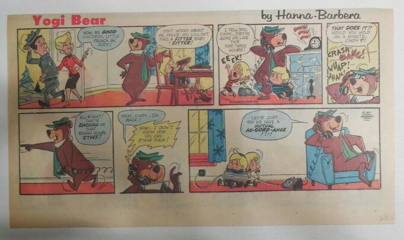 Yogi Bear Sunday Page by Hanna-Barbera from 2/5/1967 Third Page Size !