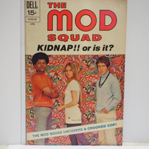 The Mod Squad #8 (1971) Fine /VF Condition The Squad Uncovers a Crooked Cop!