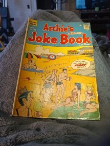 ARCHIE'S JOKE BOOK #153 (1970) Archie Comics good girl art cover Betty Veronica