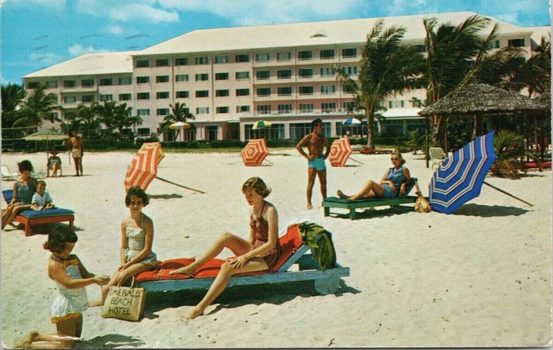 Emerald Beach Hotel Nassau Bahamas People Beach c1959 Postcard E88