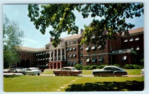 DES MOINES, Iowa IA ~ VETERANS' HOSPITAL ca 1950s Cars    Postcard