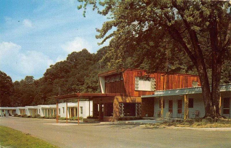 Parkersburg West Virginia view from street Green Acres Motel vintage pc DD6990