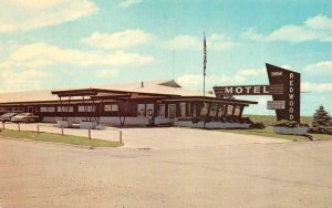 JEFFERSON, Iowa IA   REDWOOD MOTEL~Highway 30  ROADSIDE Greene County  Postcard