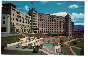 Chateau Lake Louise, Banff National Park, Canadian Rockies, Alberta, Pool