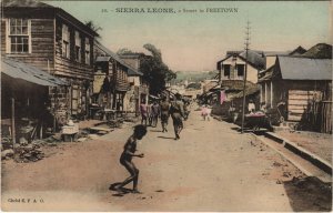 PC SIERRA LEONE, STREET IN FREETOWN, Vintage Postcard (b44263)