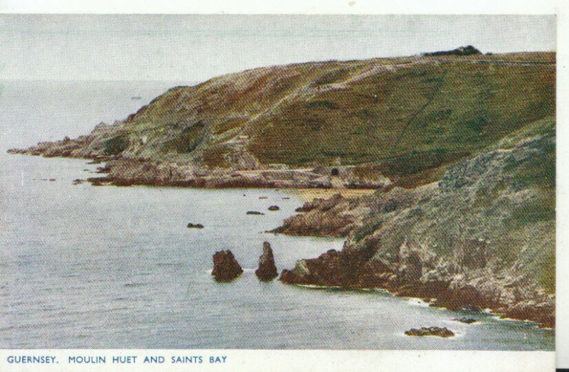 Channel Islands Postcard - Guernsey - Moulin Huet and Saints Bay - Ref TZ5948
