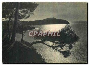 Modern Postcard The French Riviera Cap Ferrat and Bay of Villefranche