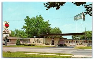 Vintage Sterling Motel, Winona, MN Postcard