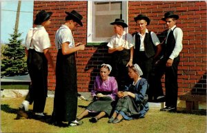 Pennsylvania Amish Country Amish Boys & Girls On A Sunday Afternoon