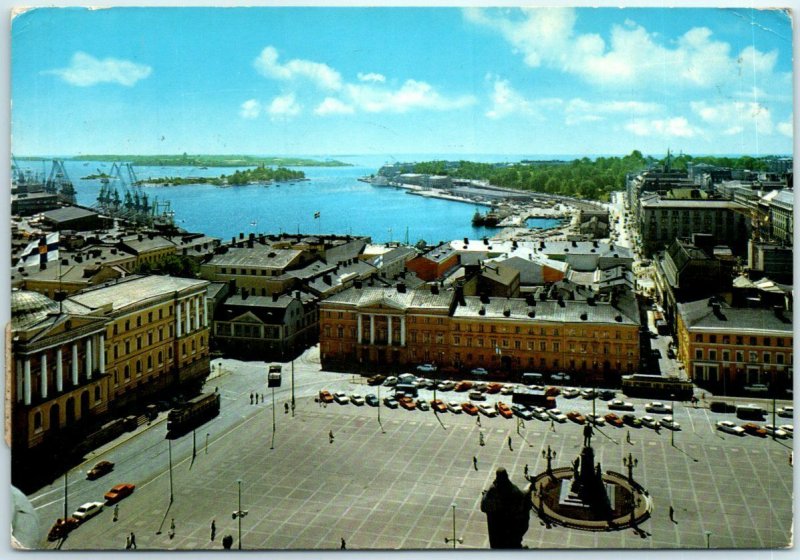 The Senaatintori Square, South Harbour in the background - Helsinki, Finland 