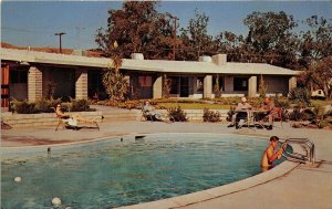 Banning California 1960s Postcard Twin View Mobile Home Park Swimming Pool