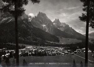 CONTINENTAL SIZE POSTCARD PANORAMIC OF SAN MARTINO AND THE DOLOMITE MTNS 1947