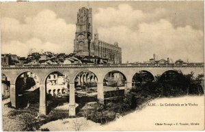 CPA Albi La Cathedrale et le Viaduc FRANCE (1016110)