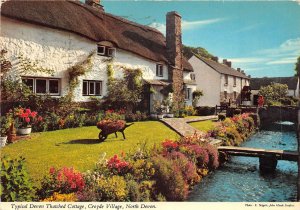 uk47274 typical devon thatched cottage croyde village north devon uk