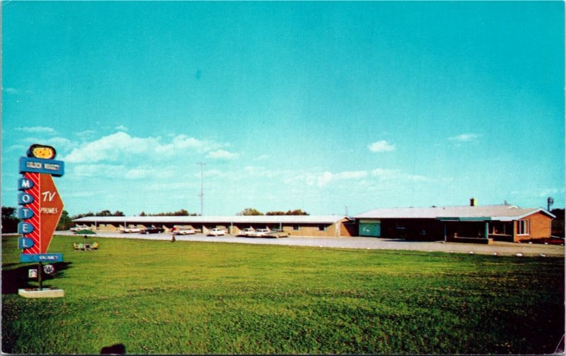 Postcard Ontario Peterborough Golden Nugget Motel Highway 28 Roadside 1970s K77