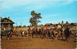 Beaverdam 3 Bar Guest Ranch near Clinton BC Horseback Riding Unused Postcard D72