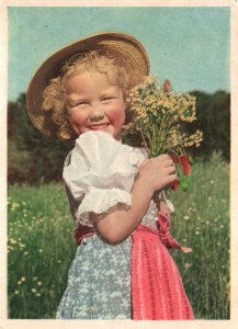 CONTINENTAL SIZE POSTCARD PRETTY GIRL ON SOFT PAPER DATED 1948 (EAST EUROPE)