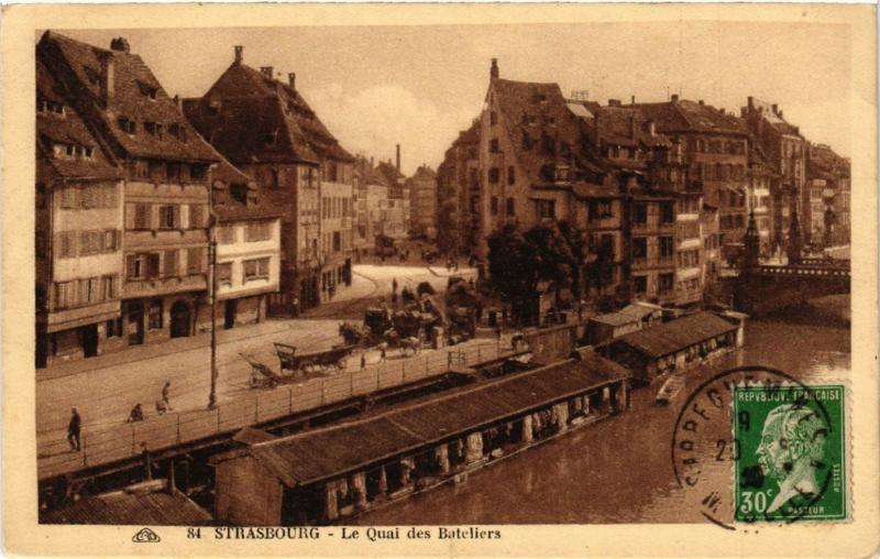 CPA AK STRASSBURG Le Quai des Bateliers (429135)