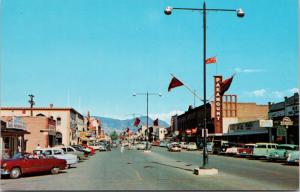 Bernard Avenue Kelowna BC Old Cars Paramount 1940-60s Unused Postcard D72