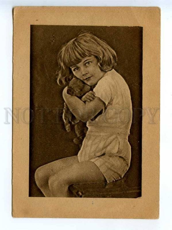 236832 USSR RUSSIA girl w/ TEDDY BEAR Vintage Daglit postcard