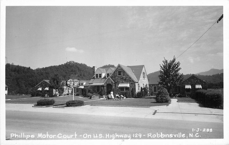 1950s Phillips Moor Court Hwy 129 Robbinsville North Carolina Postcard 11144