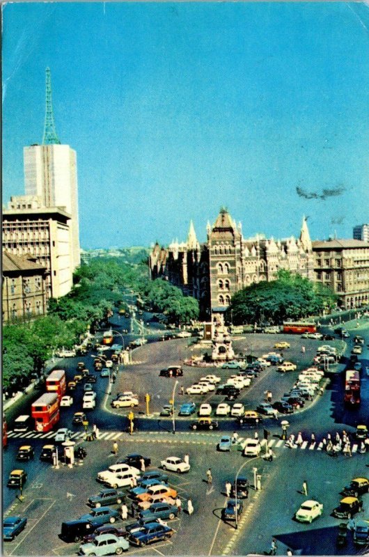 VINTAGE CONTINENTAL SIZE POSTCARD FLORA FOUNTAIN STREET SCENE BOMBAY INDIA 1975