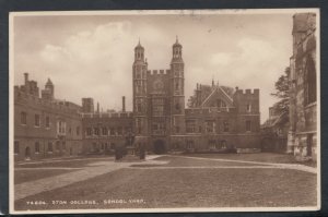 Berkshire Postcard - Eton College, School Yard  RS14102