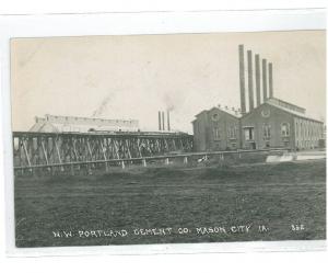 B82421 US Iowa Mason City NW Portland Cement Factory Real photo front/back image