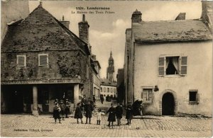 CPA Landerneau- La Maison des Trois Piliers FRANCE (1026732)