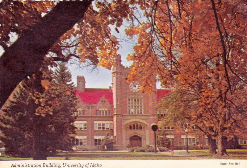 ID University Of Idaho, ADMINISTRATION BUILDING  MOSCOW Postcard