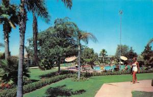 LONG BEACH, CA California  VIRGINIA MOTEL  Pool~BATHING BEAUTY  c1950's Postcard