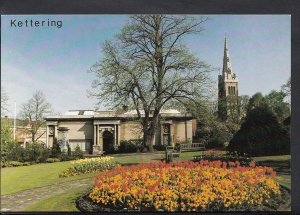 Northamptonshire Postcard - Kettering Manor Gardens and Art Gallery  DD436