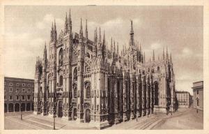 BR92916 milano italy the cathedral