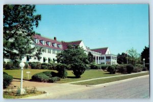 Southern Pines North Carolina NC Postcard Highland Pines Inn Motel Street Scene