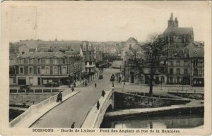 CPA SOISSONS Bords de l'Aisne Pont des Anglais et rue de la Banniere (151894)